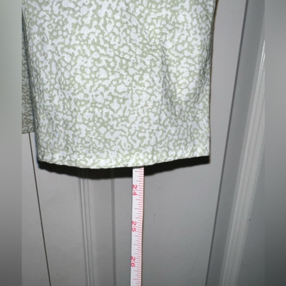 Universal thread  Women’s S. Blouse.  Color: green. NWT. - Picture 3 of 5
